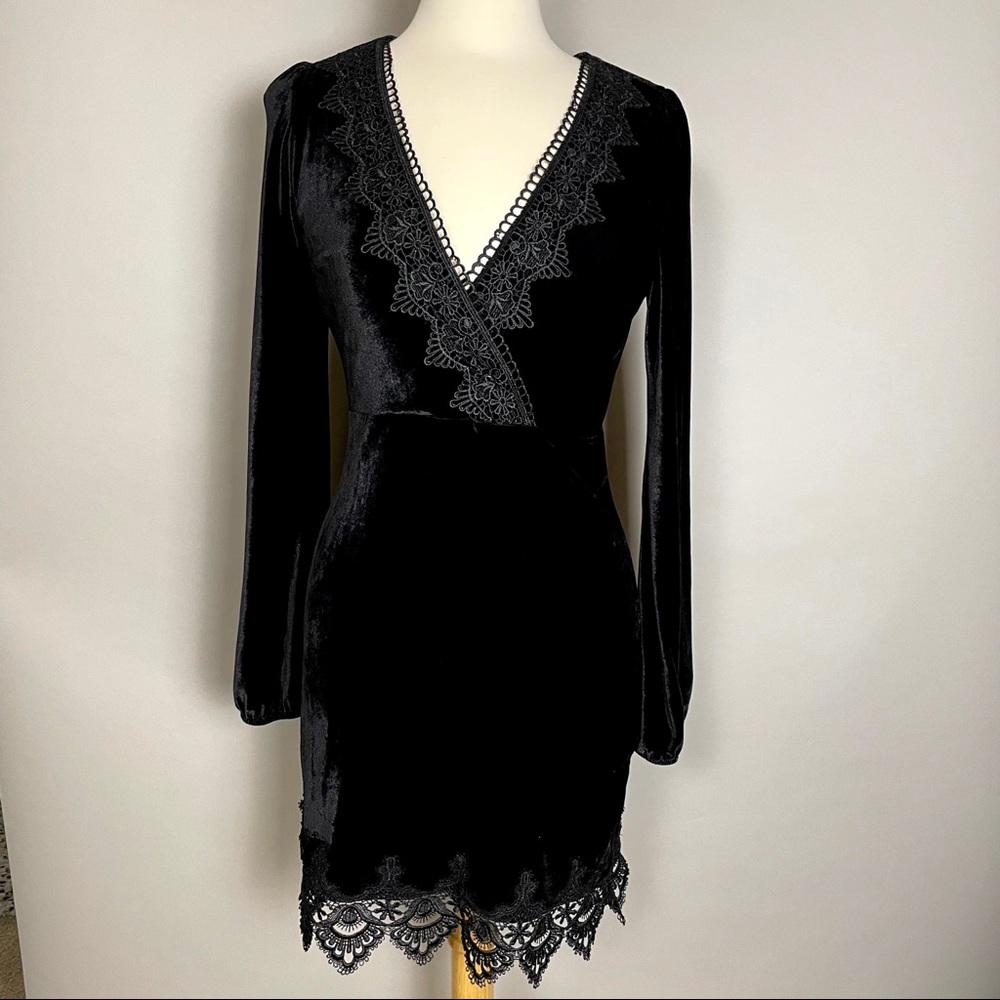 4SIENNA Lace & Velvet Dress